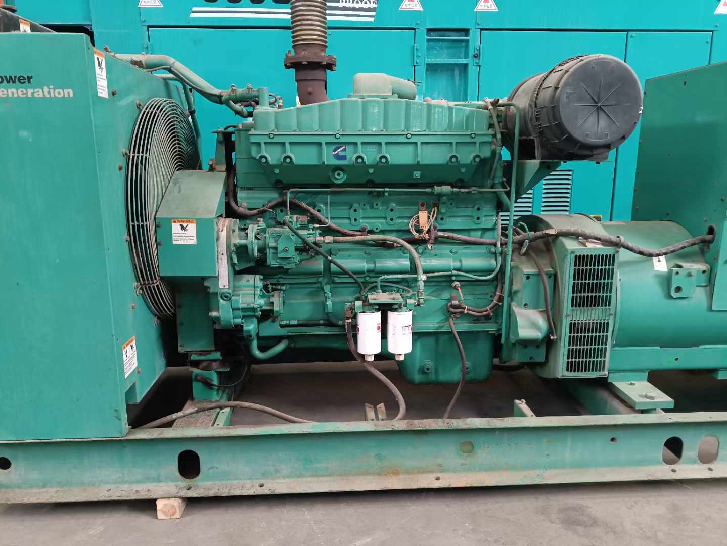 大安过载会对 600kW 柴油发电机组造成哪些损害？