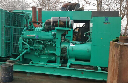 大安发电机组如何判断水冷式机油散热器内部是否需要清洗？